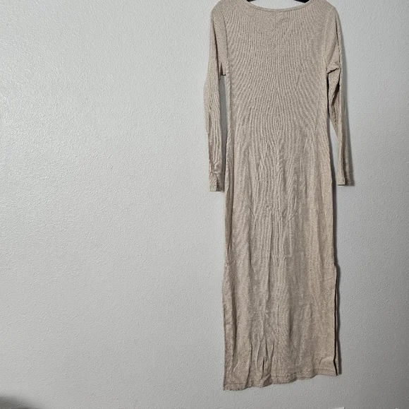 Old Navy Cream Long Sleeve Dress - Picture 6 of 9